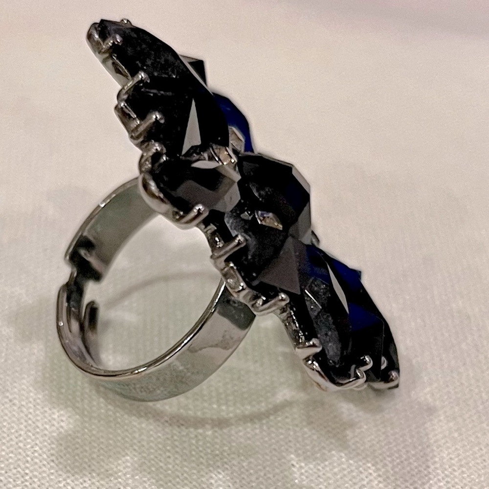 Givenchy Vintage Ring - Picture 7 of 16